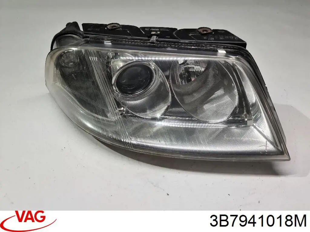 Luz direita VAG 3B7941018M preço, a partir de 212,21 USD