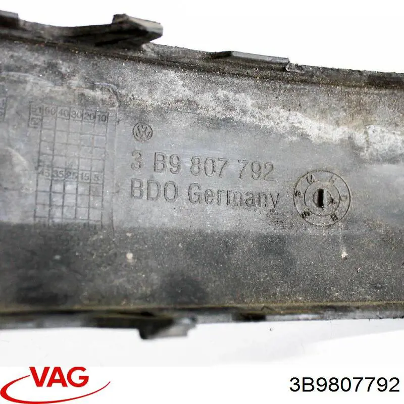 Moldura direita do pára-choque traseiro VAG 3B9807792 preço, a partir de 11,84 USD