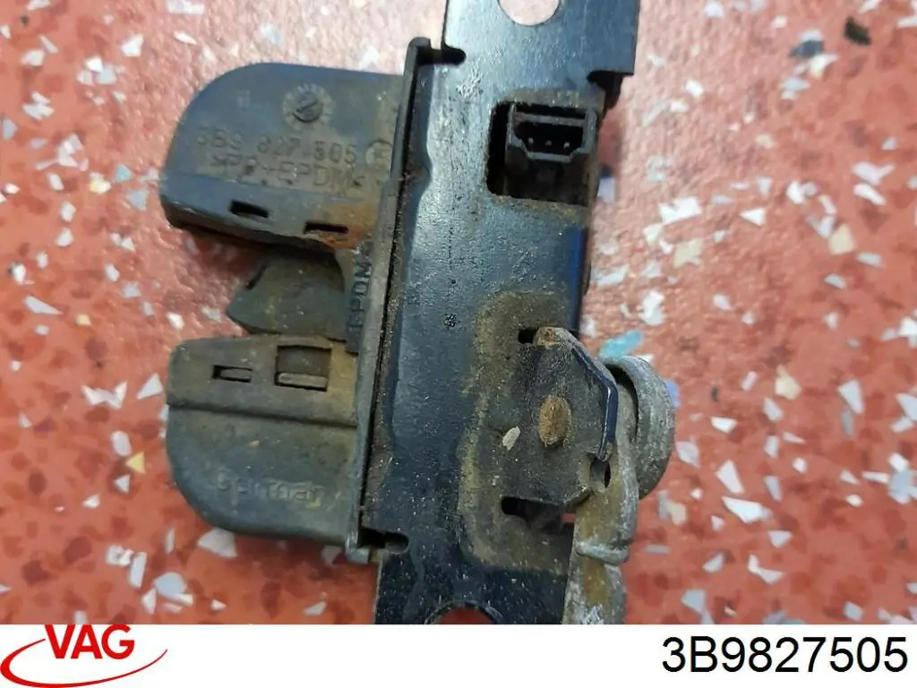 Fecho de tampa de porta-malas (de 3ª/5ª porta traseira) Vika 88271801801 preço, a partir de 25,54 USD