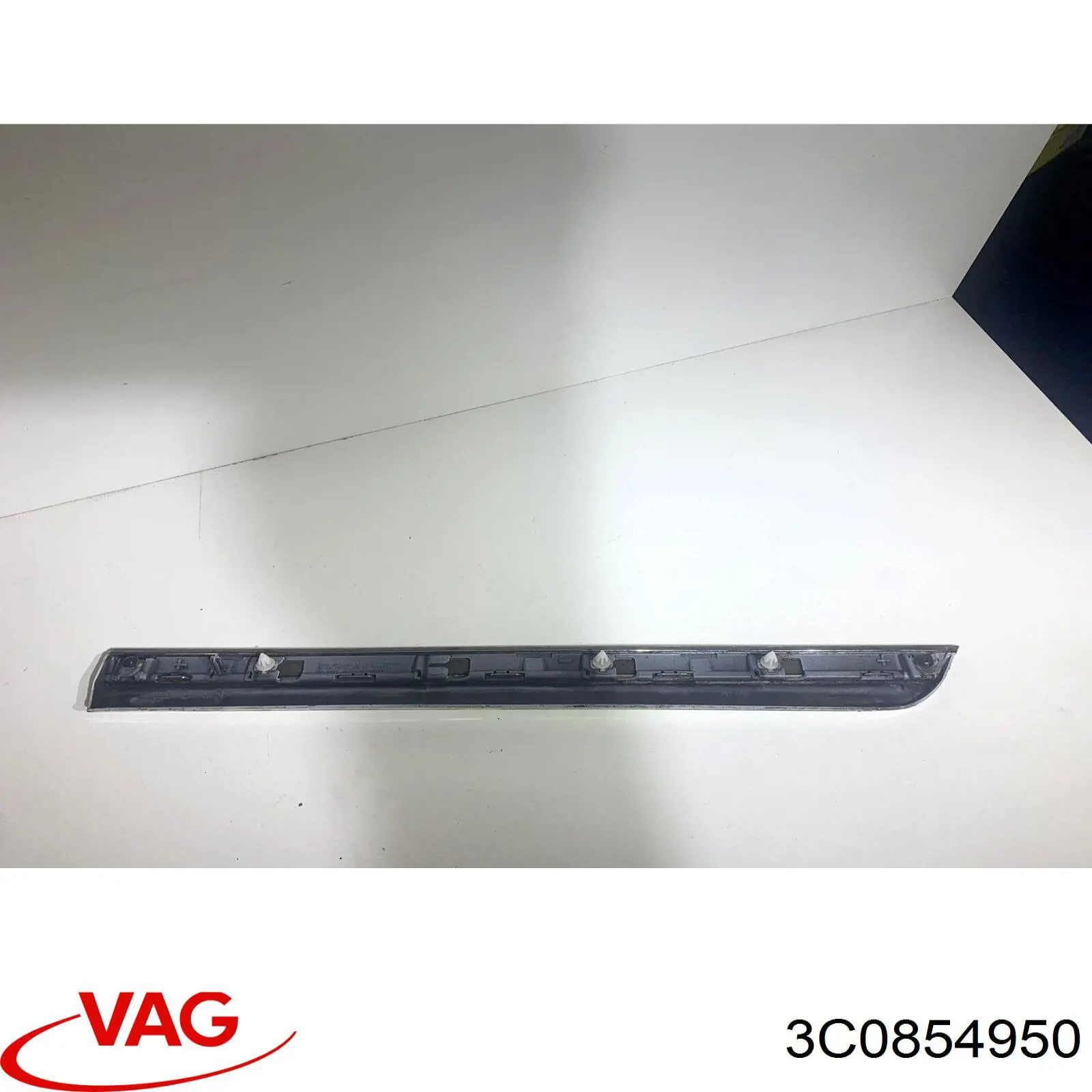 Placa sobreposta da porta traseira direita VAG 3C0854950 preço, a partir de 18,68 USD