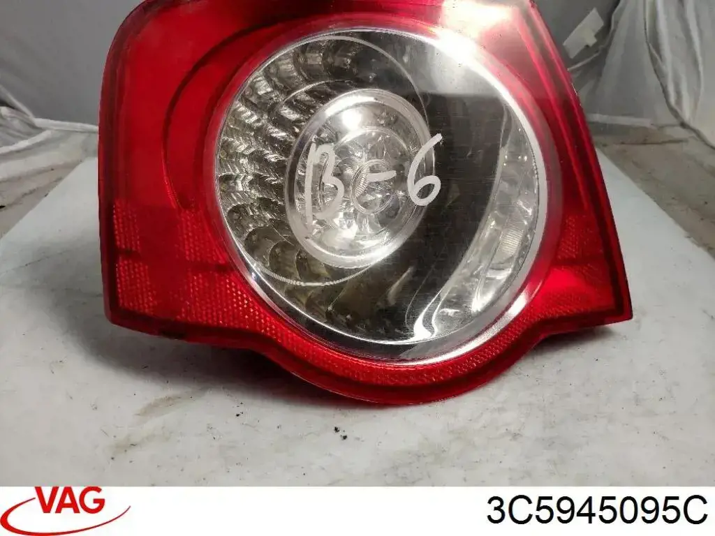 Compre 3C5945095C VAG Lanterna traseira esquerda externa