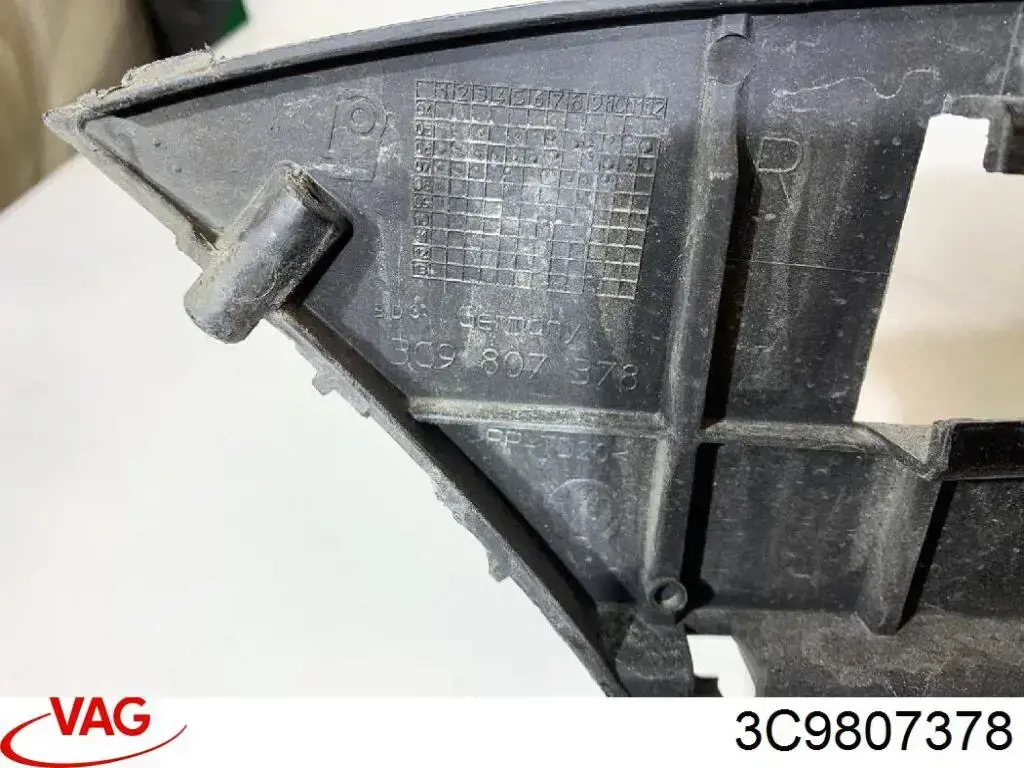 Guia direita do pára-choque traseiro VAG 3C9807378 preço, a partir de 24,67 USD