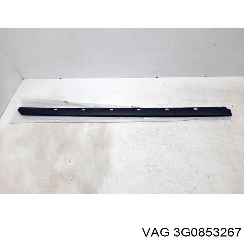 3G0853267 VAG Moldura da porta dianteira esquerda inferior