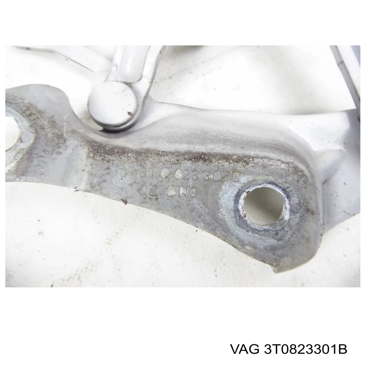 Gozno da capota esquerdo VAG 3T0823301B preço, a partir de 44,47 USD