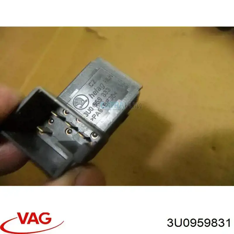 Compre 3U0959831 VAG Botão de salão de acionamento de tampa de porta-malas (de 3ª/5ª porta (de tampa de alcapão)