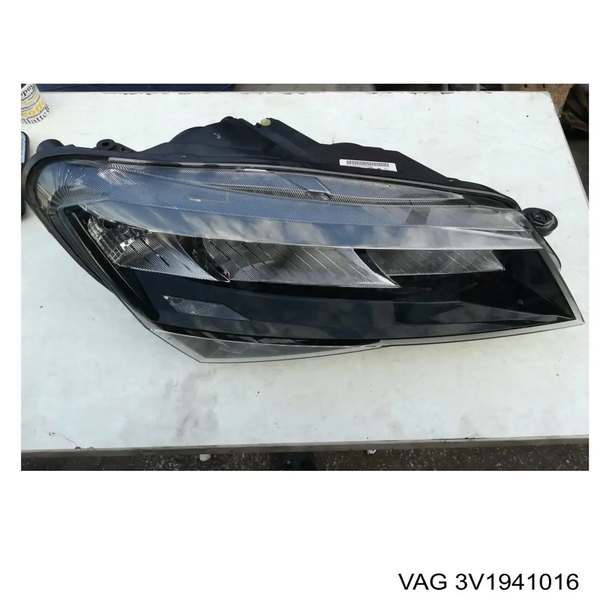 3V1941016 VAG Luz direita