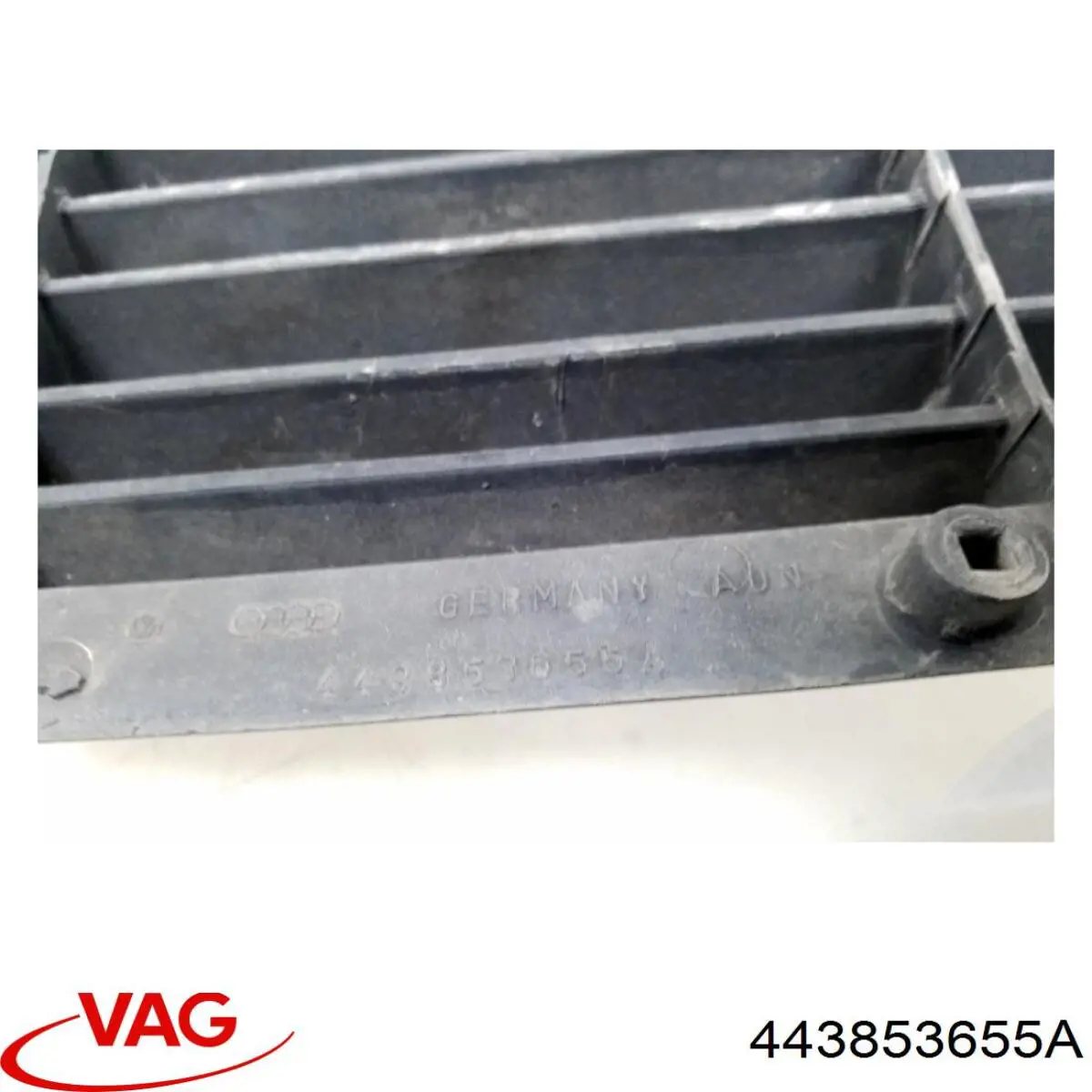  Grelha do radiador Audi 100 C3 sedan (44, 44Q) (1982 - 1990) C3