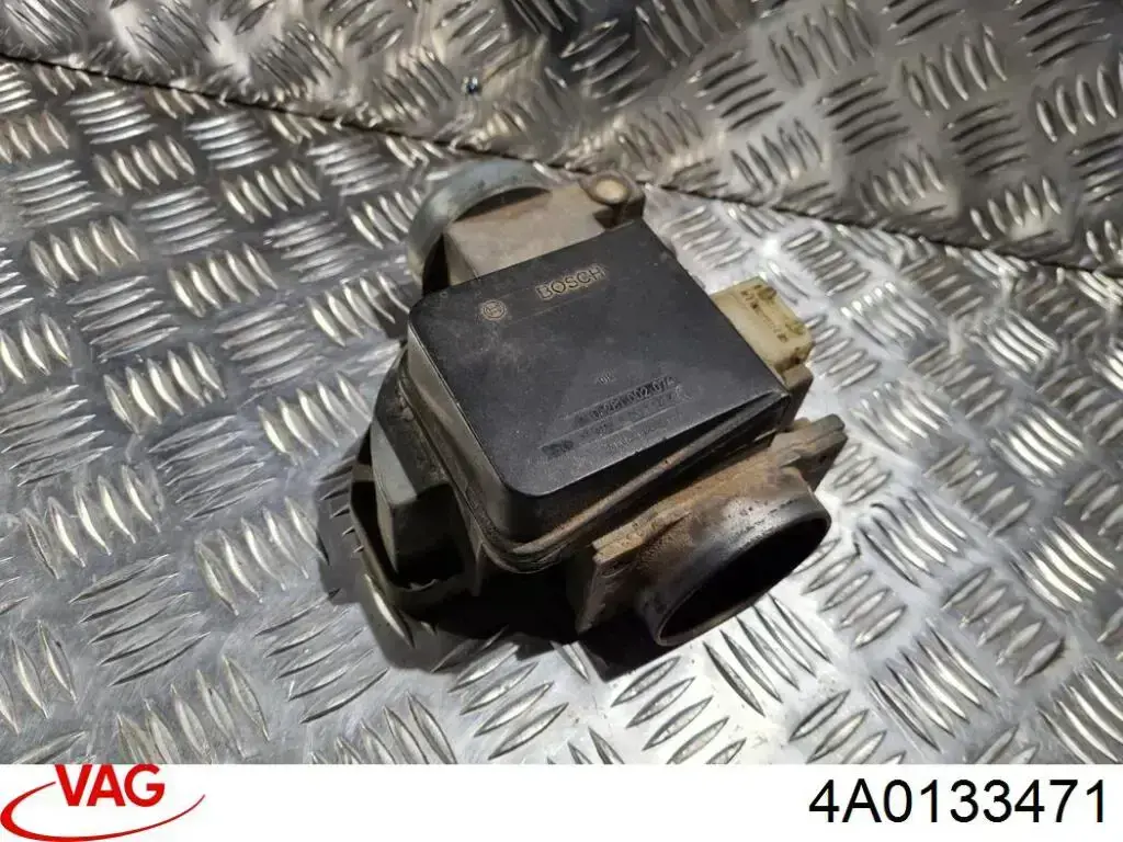 Compre 4A0133471 VAG Sensor de fluxo (consumo) de ar, medidor de consumo M.A.F. - (Mass Airflow)