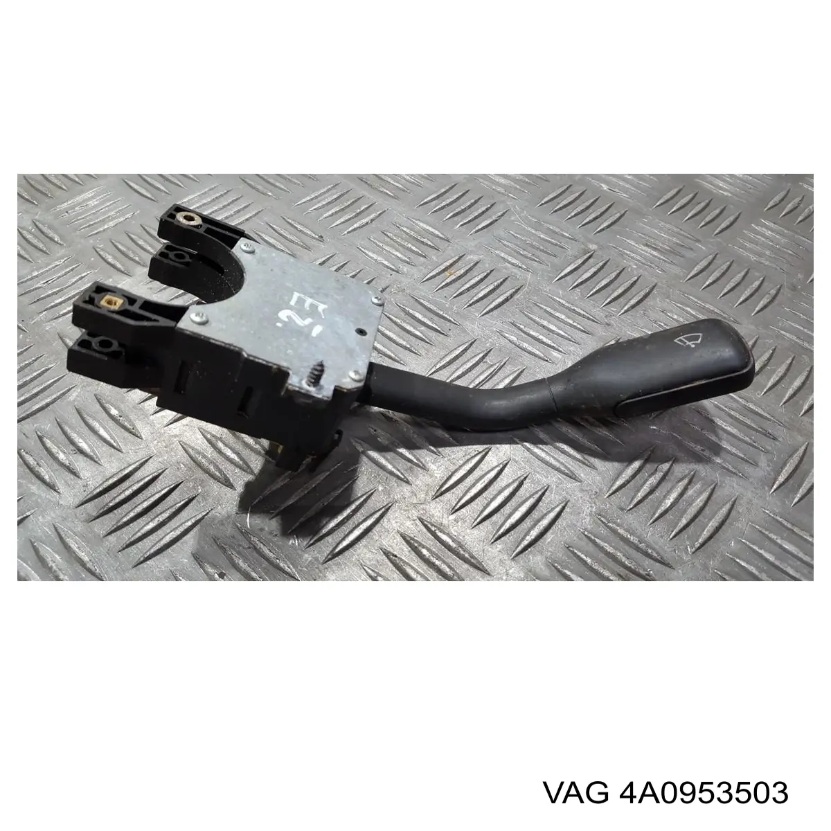 4A0953503 VAG Comutador direito instalado na coluna da direção