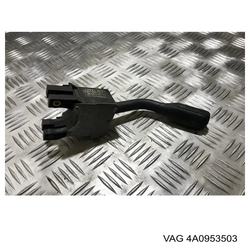 Compre 4A0953503 VAG Comutador direito instalado na coluna da direção