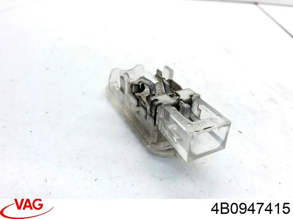 Quebra-luz da luz de fundo da seção de bagagem VAG 4B0947415 preço, a partir de 40,93 USD