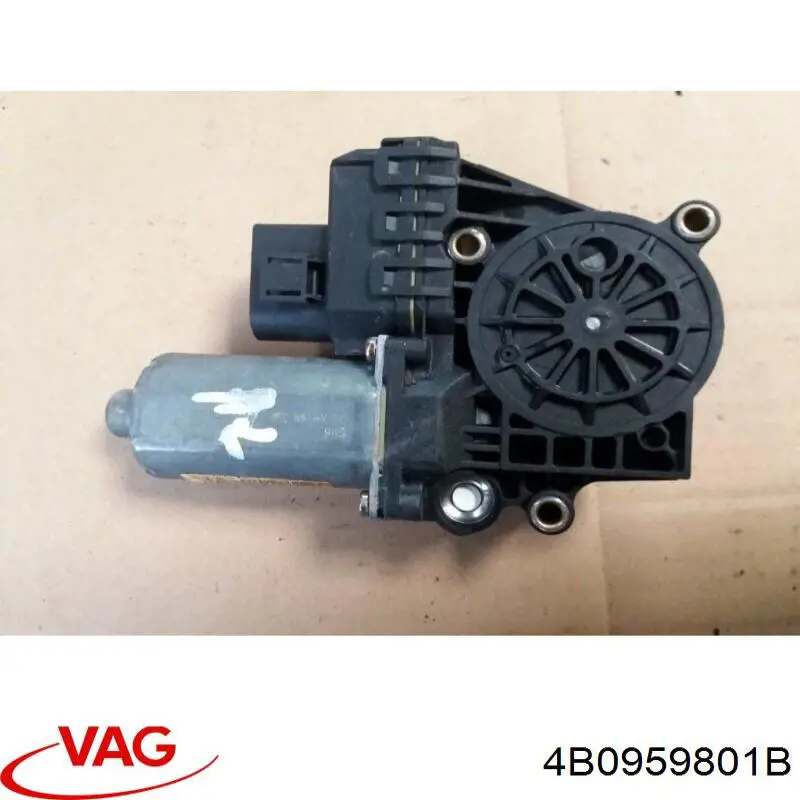 Motor de acionamento de vidro da porta traseira esquerda VAG 4B0959801B preço, a partir de 54,48 USD