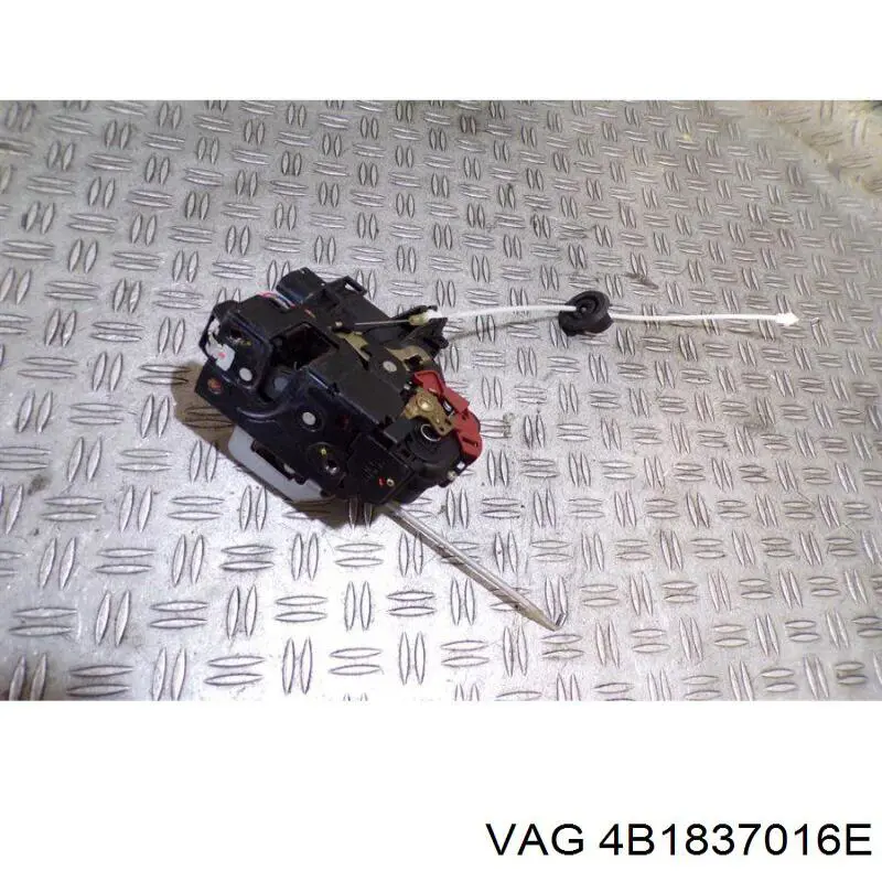Fecho da porta dianteira direita VAG 4B1837016E preço, a partir de 52,78 USD