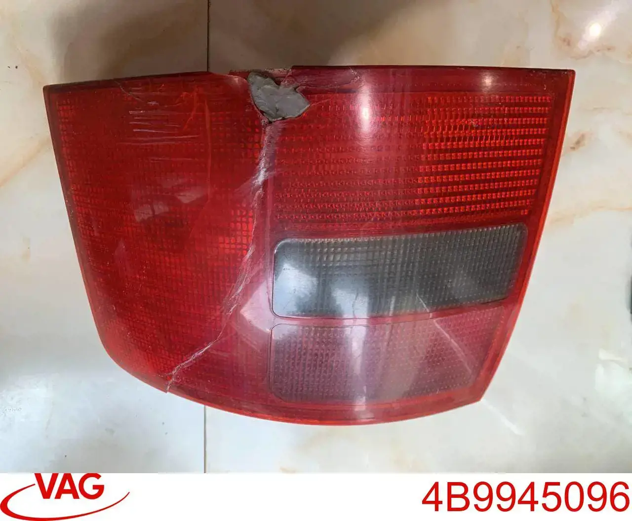 4B9945096 VAG Lanterna traseira direita