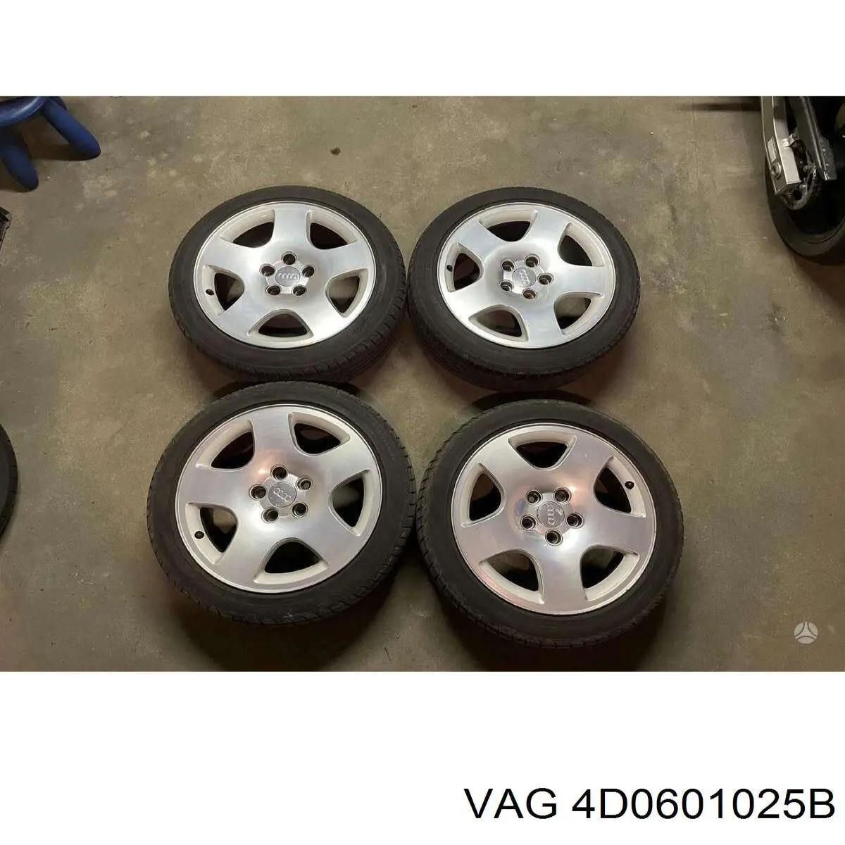 Discos de roda de aleação ligeira (de aleação ligeira, de titânio) VAG 4D0601025B preço, a partir de 154,92 USD