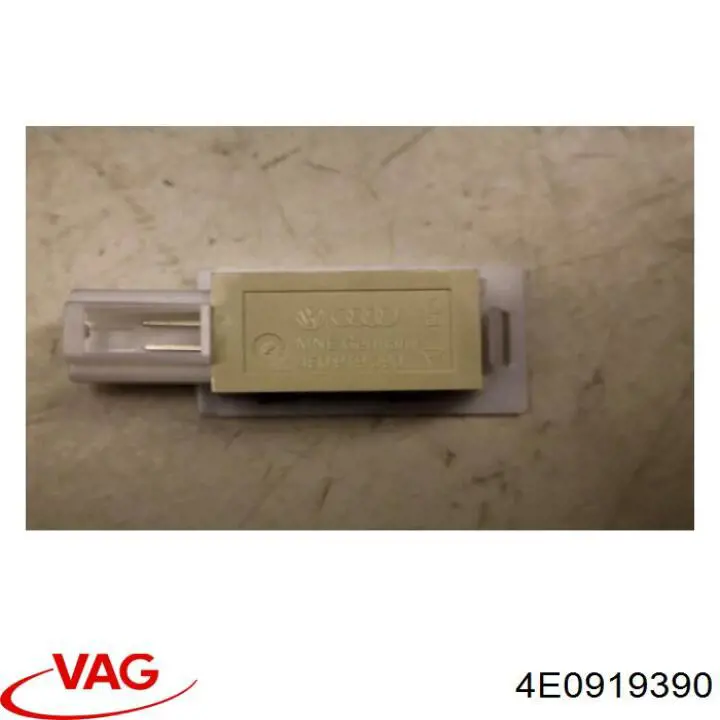 Compre 4E0919390 VAG Quebra-luz da luz de fundo da seção de bagagem