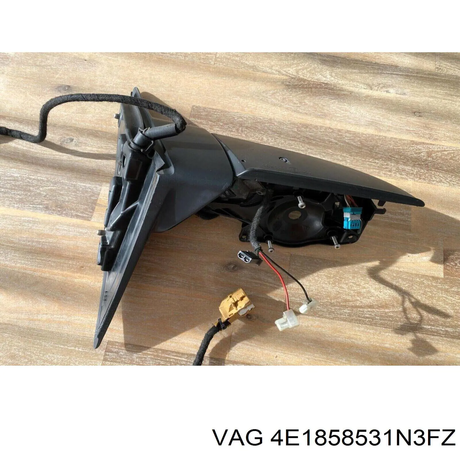 Compre 4E1858531N3FZ VAG Caixa do espelho de retrovisão esquerdo