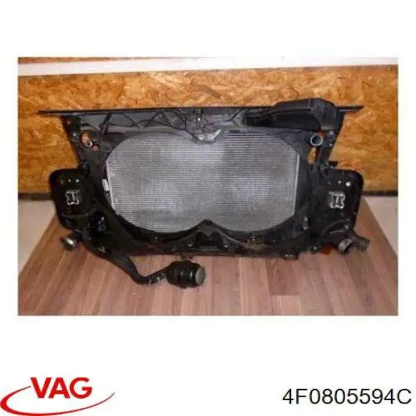 4F0805594C VAG Suporte do radiador montado (painel de montagem de fixação das luzes)