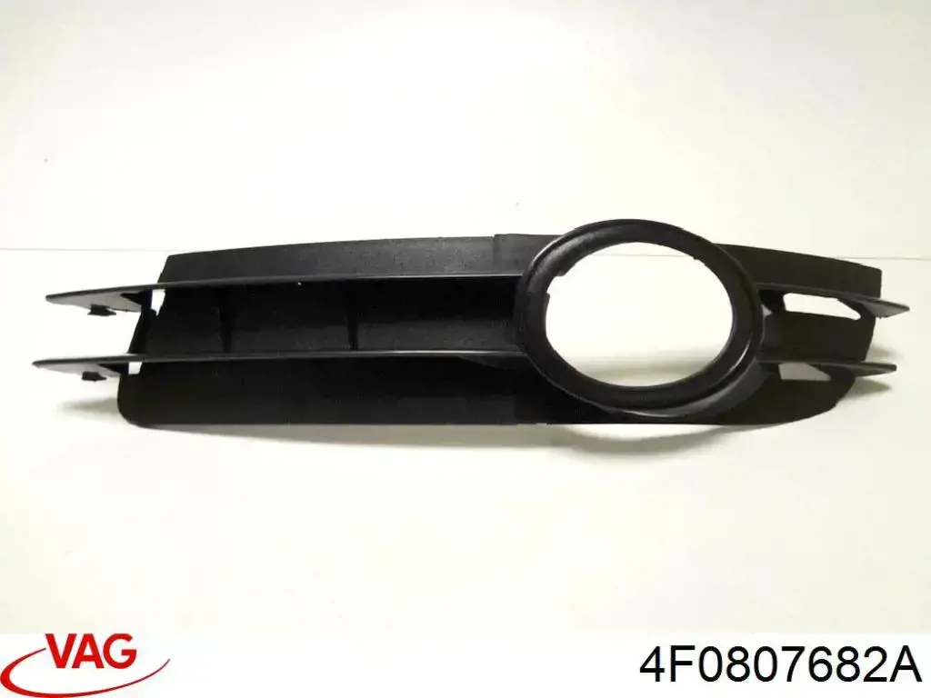 Compre 4F0807682A VAG Grelha direita do pára-choque dianteiro