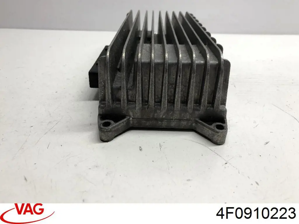 4F0910223 VAG Reforçador do som de sistema de áudio