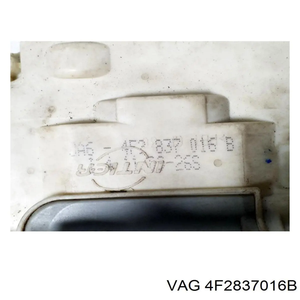 Compre 4F2837016B VAG Fecho da porta dianteira direita