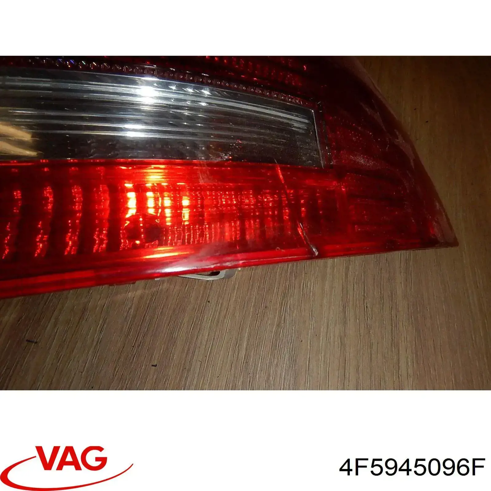 Compre 4F5945096F VAG Lanterna traseira direita externa