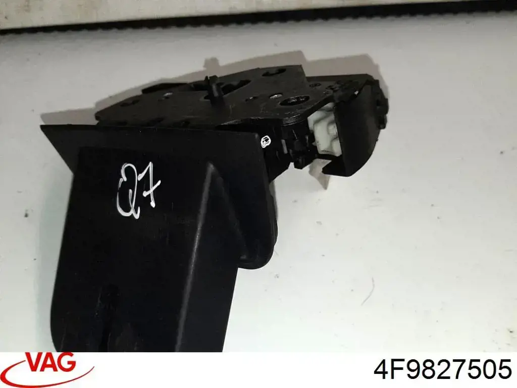 Fecho de tampa de porta-malas (de 3ª/5ª porta traseira) VAG 4F9827505 preço, a partir de 77,20 USD