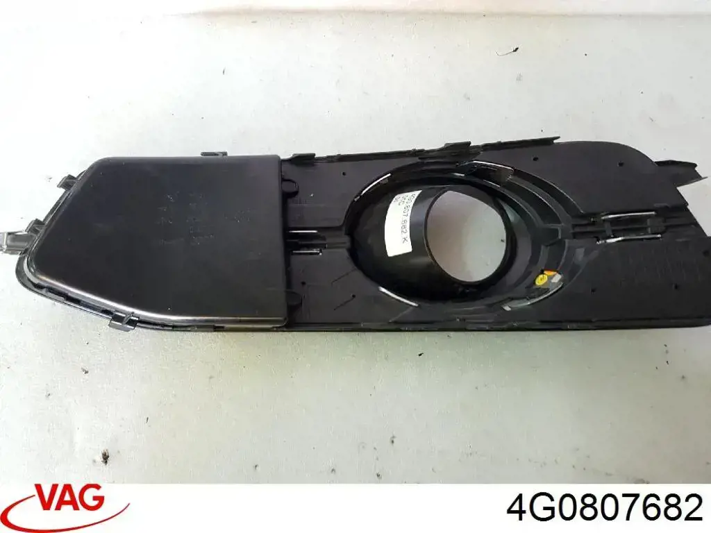 Grelha direita do pára-choque dianteiro VAG 4G0807682 preço, a partir de 22,07 USD