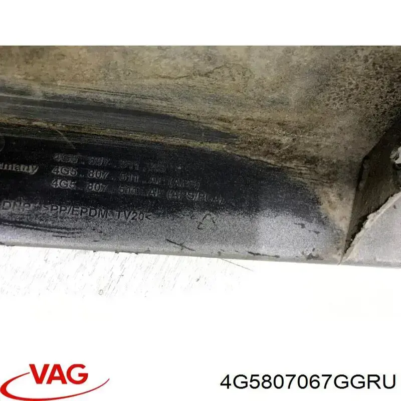 4G5807067GGRU VAG Pára-choque traseiro