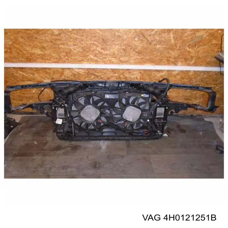 Compre 4H0121251B VAG Radiador de esfriamento de motor