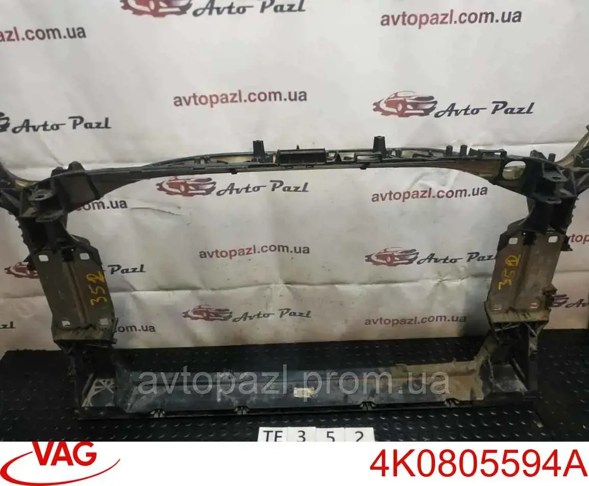 4K0805594A VAG Suporte do radiador montado (painel de montagem de fixação das luzes)