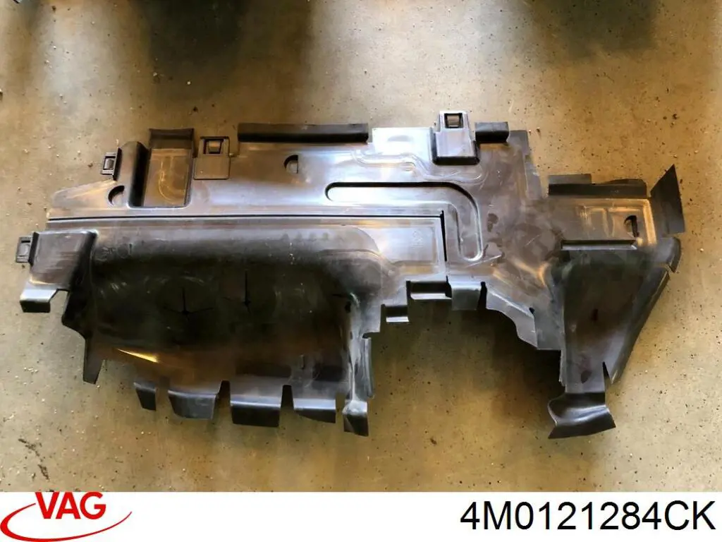 4M0121284CK VAG Conduto de ar (defletor) direito do radiador