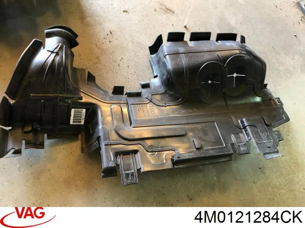Compre 4M0121284CK VAG Conduto de ar (defletor) direito do radiador
