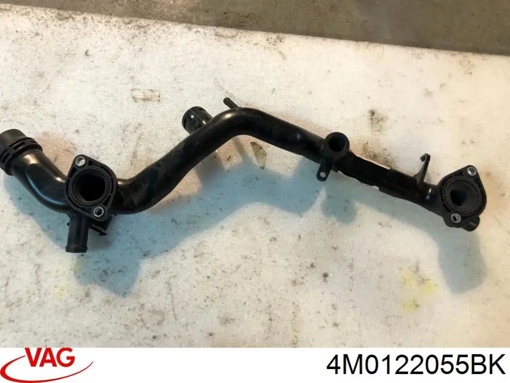 Compre 4M0122055BK VAG Mangueira (cano derivado) inferior do radiador de esfriamento