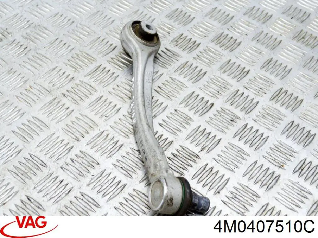 4M0407510C VAG Braço oscilante superior direito de suspensão dianteira