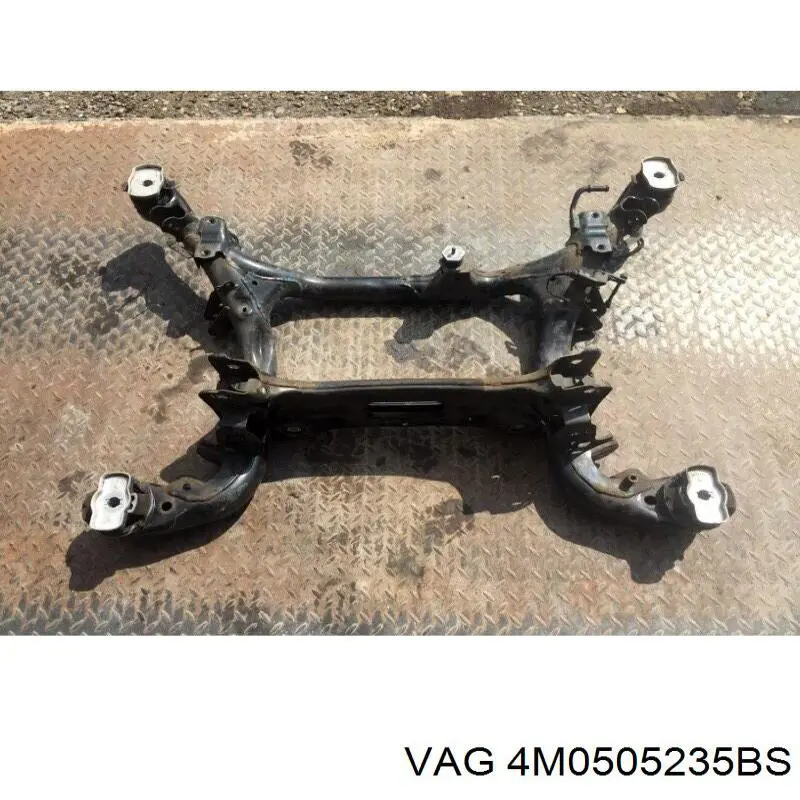 4M0505235AR VAG Viga de suspensão traseira (plataforma veicular)