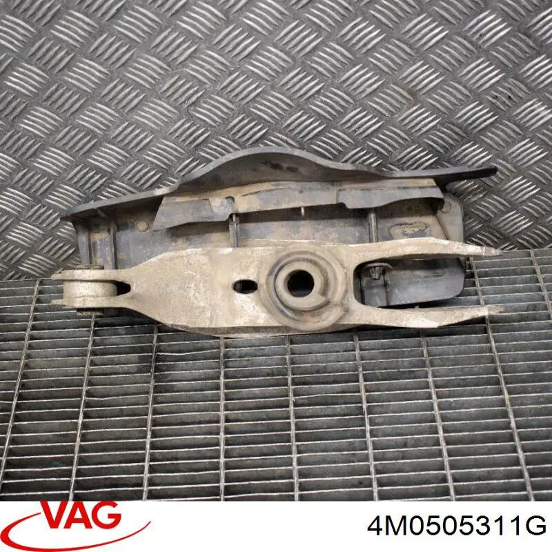 Braço oscilante inferior esquerdo de suspensão traseira/direita VAG 4M0505311H preço, a partir de 52,78 USD