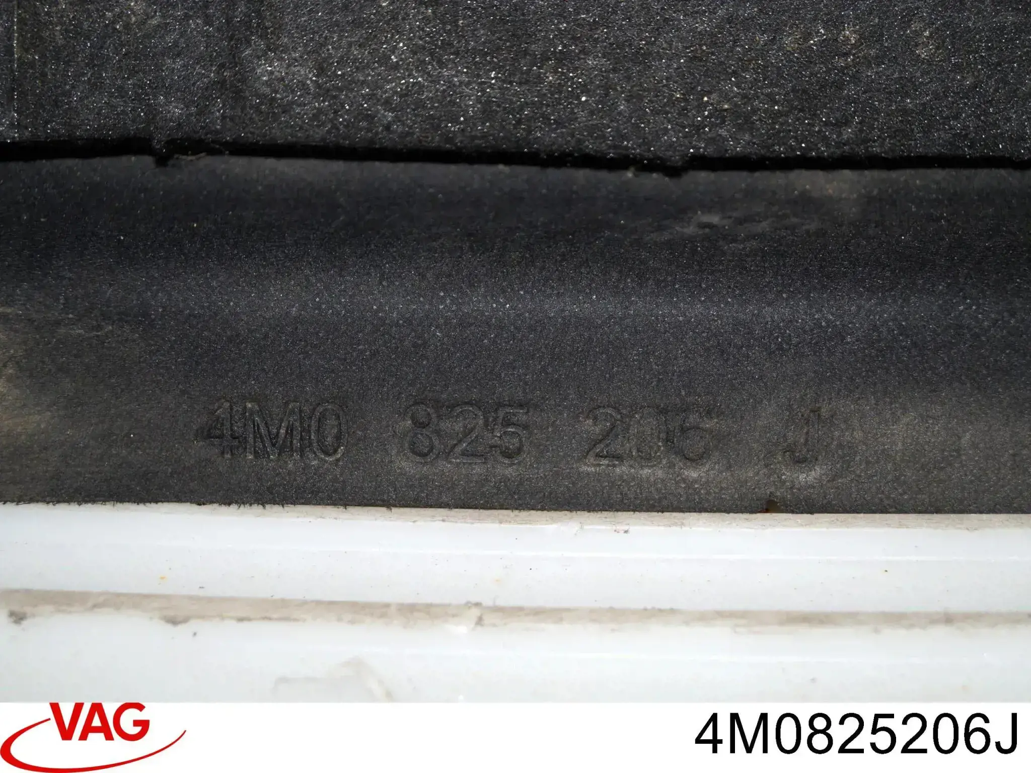 4M0825206J VAG Proteção de fundo direita