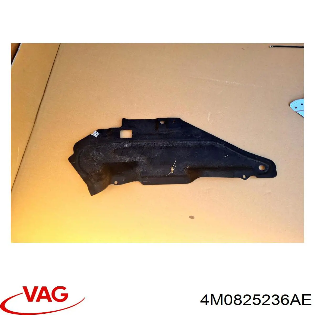 4M0825236AE VAG Proteção de motor, de panela (da seção de motor)