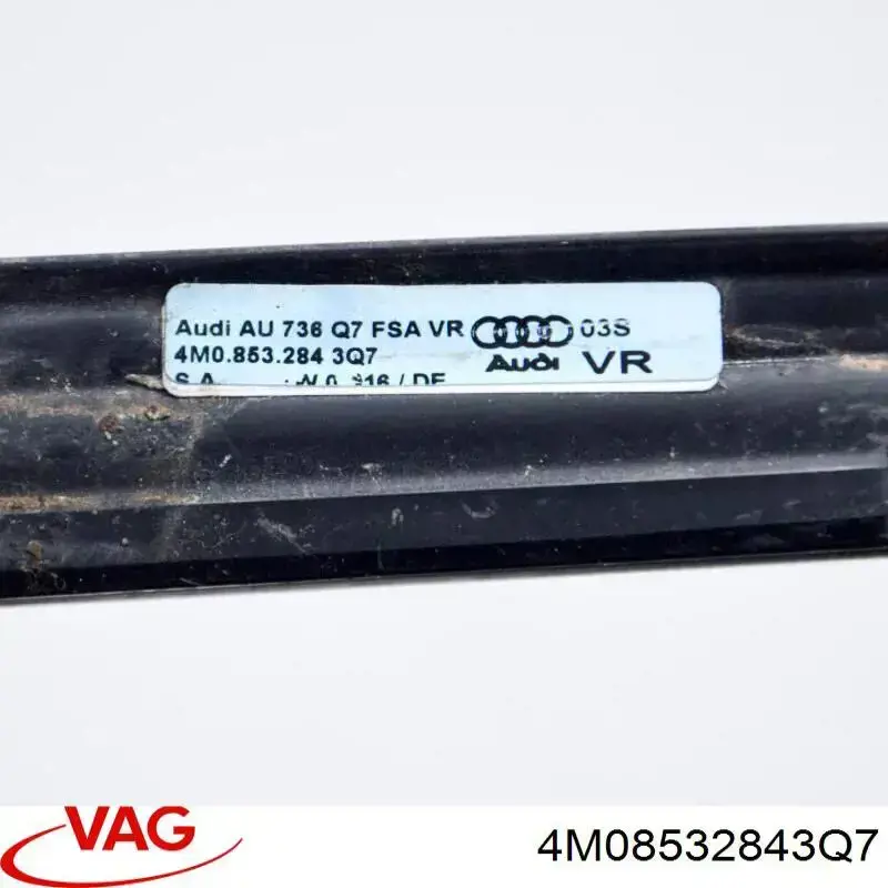 4M08532843Q7 VAG Moldura de vidro deslizante da porta dianteira direita