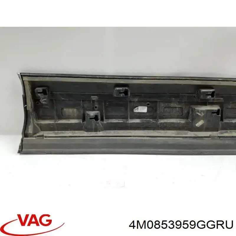 4M0853959GGRU VAG Moldura da porta dianteira esquerda inferior