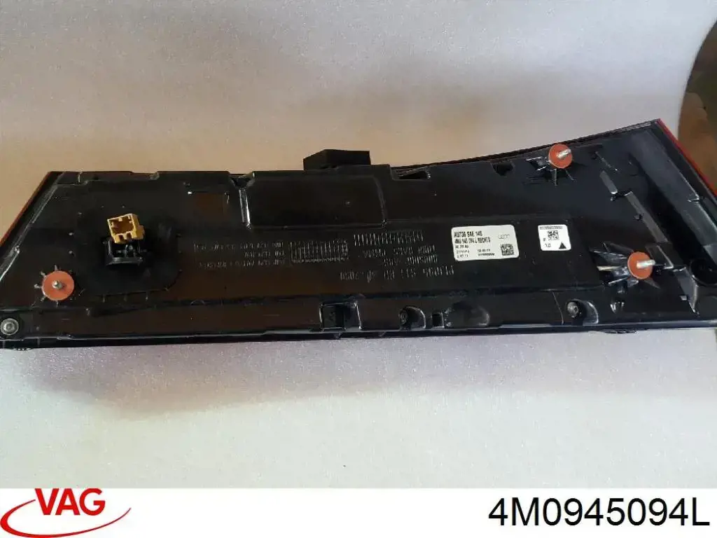 Lanterna traseira direita VAG 4M0945094L preço, a partir de 857,69 USD