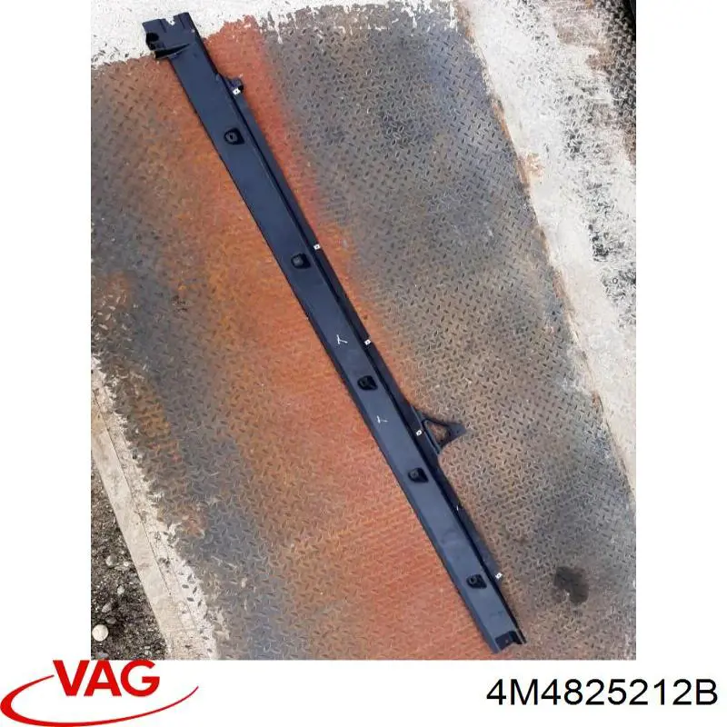 Placa sobreposta (moldura) externa direita de acesso VAG 760825202A preço, a partir de 117,46 USD
