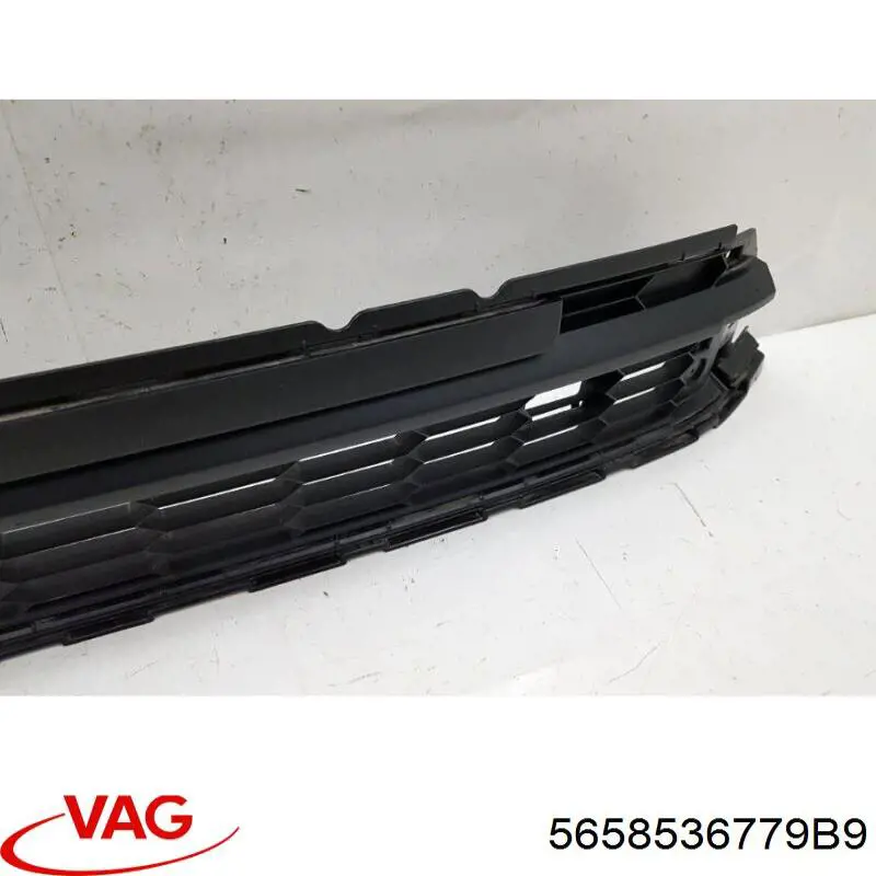 5658536779B9 VAG Grelha do radiador