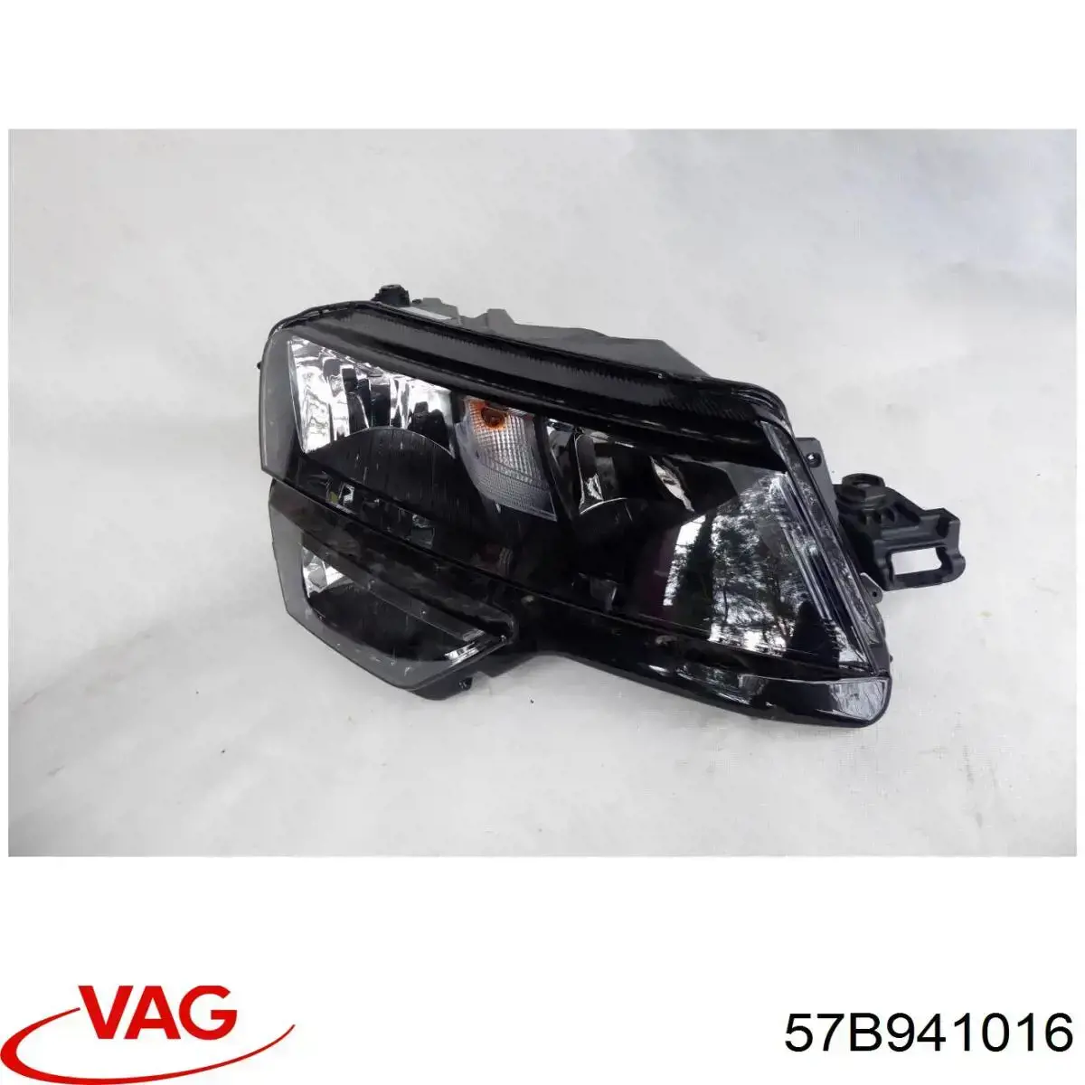 Luz direita VAG 57B941016 preço, a partir de 316,43 USD