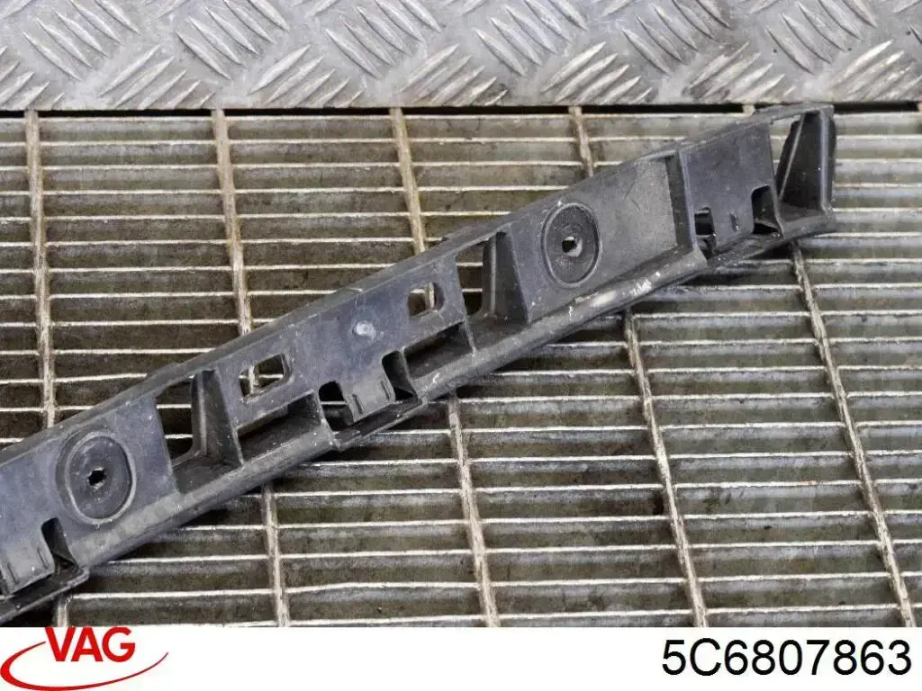 Compre 5C6807863 VAG Consola central do pára-choque traseiro