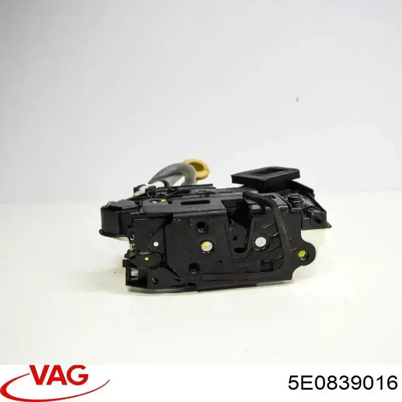 Fecho da porta traseira direita VAG 5E0839016 preço, a partir de 45,97 USD