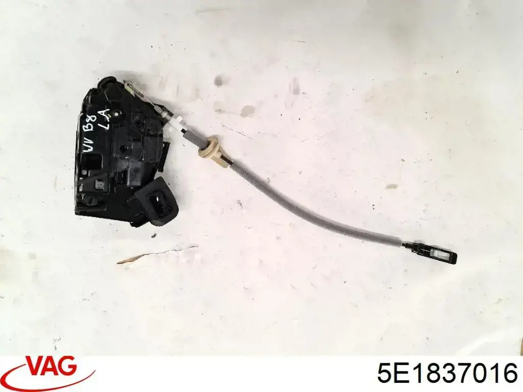 Fecho da porta dianteira direita VAG 5E1837016 preço, a partir de 51,32 USD