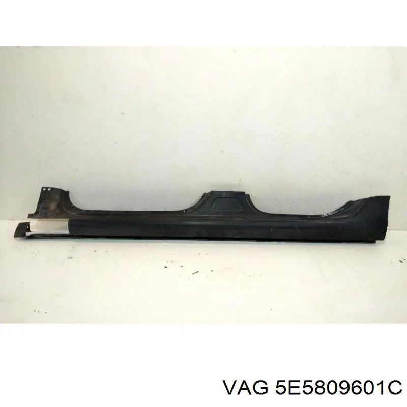 5E5809601C VAG Acesso externo esquerdo