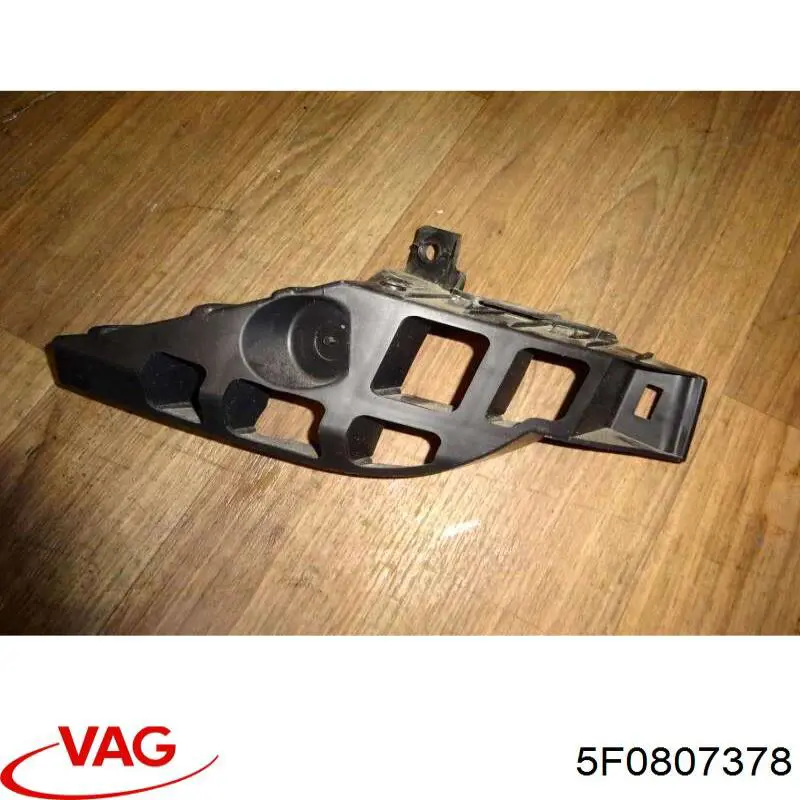 5F0807378 VAG Guia direita do pára-choque traseiro